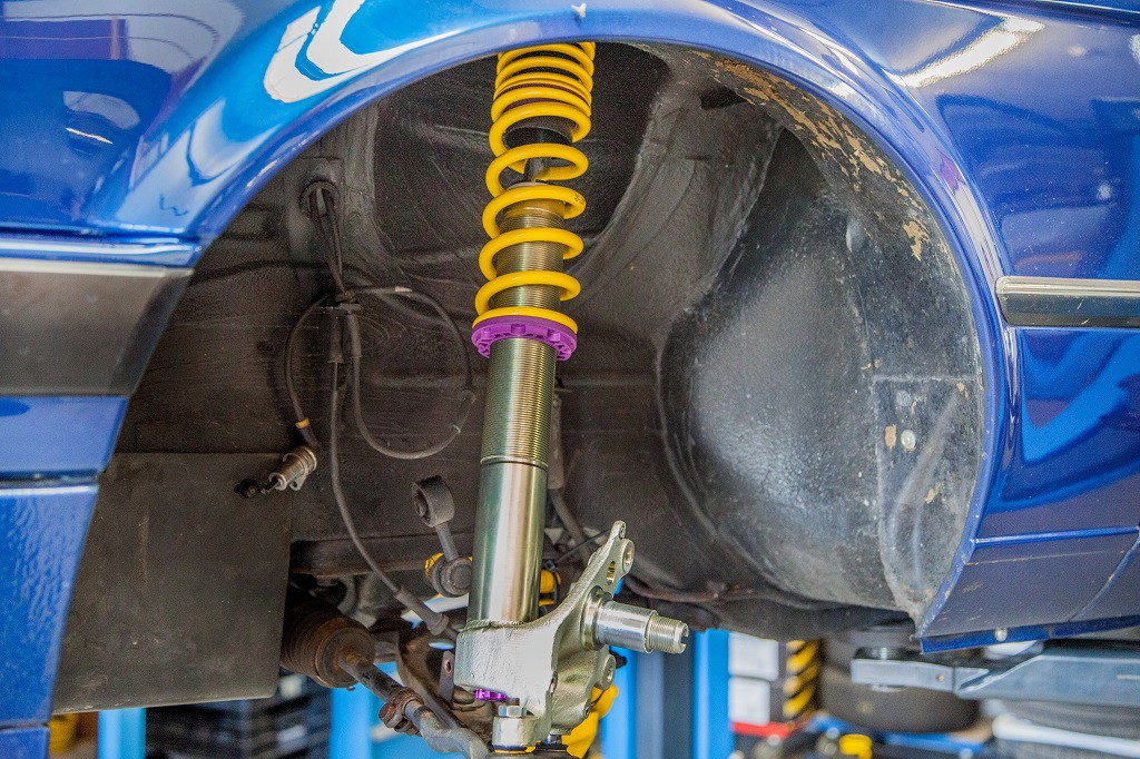 Dank der geschmiedeten Achsschenkel müssen die Original-Federbeine des BMW E30 nicht mehr bearbeitet werden.