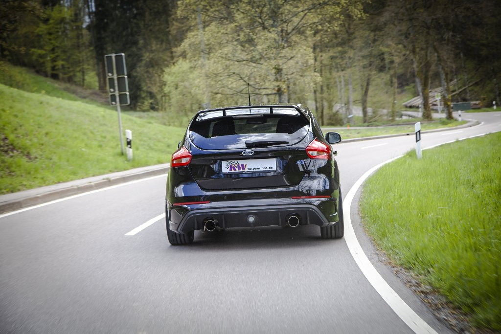 Perfekte Straßenlage für den Focus RS dank elektronisch gesteuertem KW DDC Gewindefahrwerk