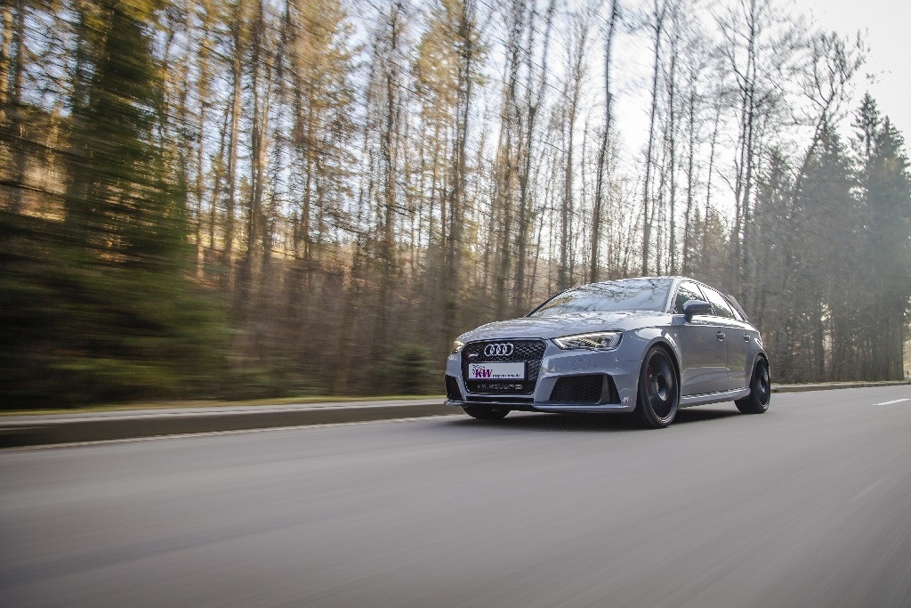 Auch für den aktuellen Audi RS3 (Typ 8V) sind die in der Höhe einstellbaren KW Federn erhältlich