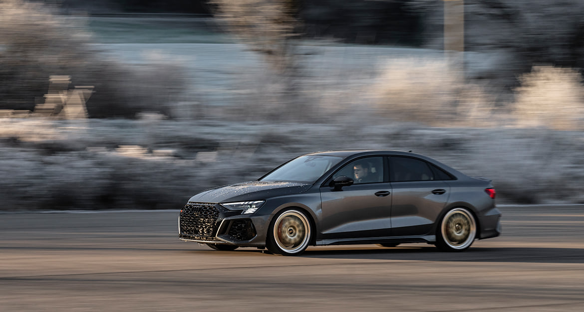 Werden im „Audi-drive-select-Bedienumfeld“ die verschiedenen Modi gewählt, passt sich das KW DDC plug&play Gewindefahrwerk im Audi RS3 dementsprechend an.