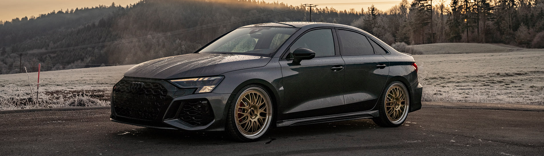Der Fahrwerkhersteller KW automotive hat für den Audi RS3 Sportback und die Audi RS3 Limousine das KW DDC plug&play Gewindefahrwerk, das KW V3 Gewindefahrwerk und KW Gewindefedern im Lieferangebot.