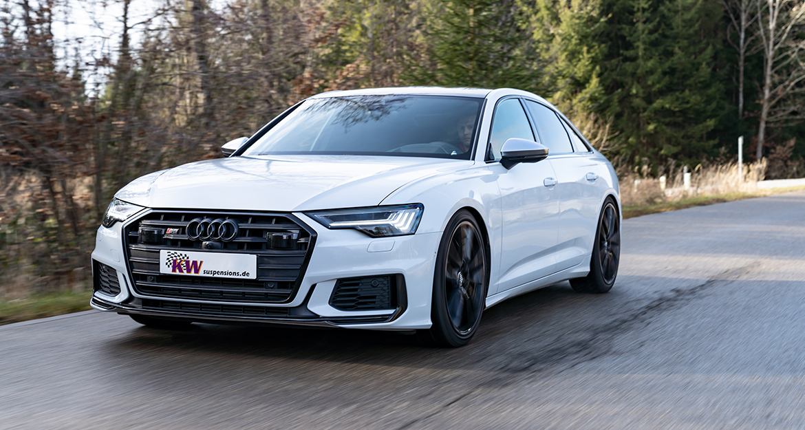 Eine stufenlose Tieferlegung von 25 Millimeter ist mit den in der Höhe einstellbaren KW Federn beim Audi S6 möglich.
