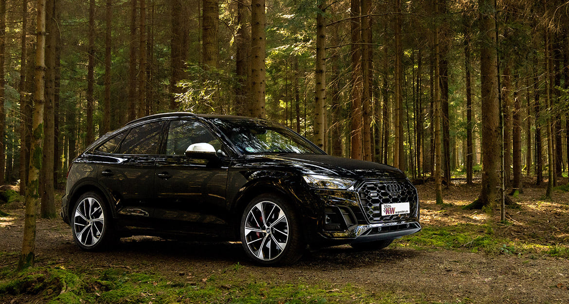 Aber mit dem KW V3 Leveling Fahrwerk kannst Du noch mehr: Je nach Deinem Audi Modell kannst Du die Serienbodenfreiheit weiter anpassen. Entweder Du legst Deinen Audi dezent tiefer oder erhöhst sogar in einem gewissen Bereich die Bodenfreiheit.