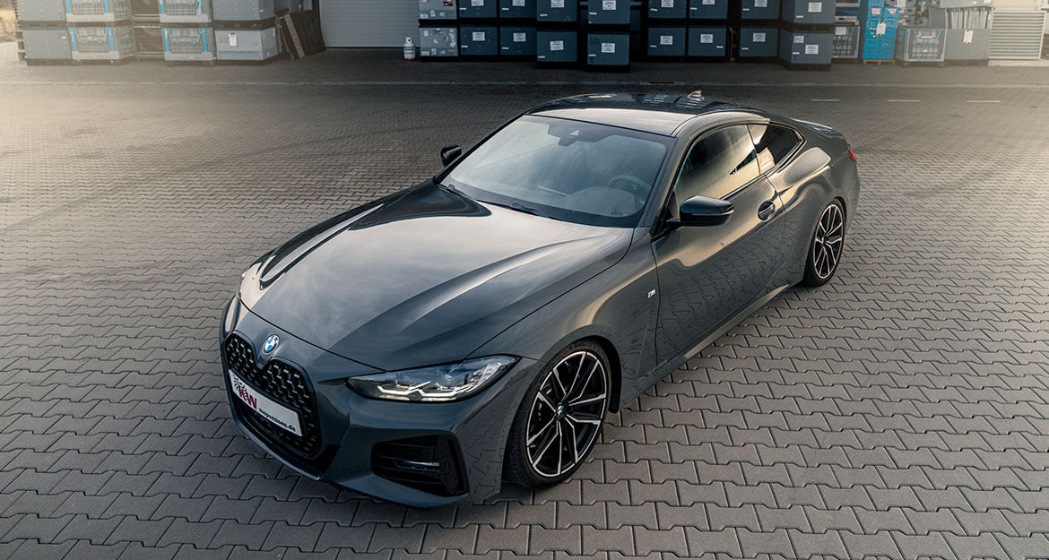 Die neue BMW 4er-Baureihe gibt es seit 2020. Der G22 ist das Basismodell. Hierbei handelt es sich um ein Coupé