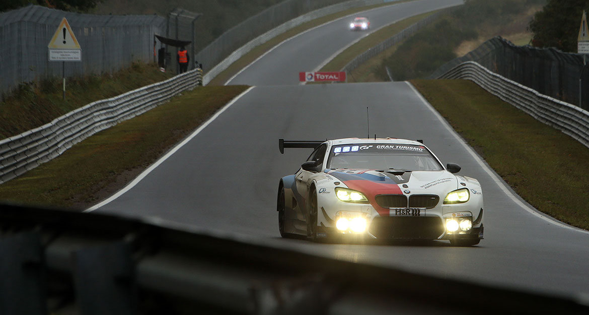 Neben den beiden ROWE Racing BMW M6 GT3 waren auch die beiden BMW Team Schnitzer Motorsport und die Total BMW M6 GT3 von BMW Walkenhorst mit den 4-fach leistungseinstellbaren KW Solid Piston Rennsportdämpfern auf der Nürburgring Nordschleife erfolgreich im Einsatz.