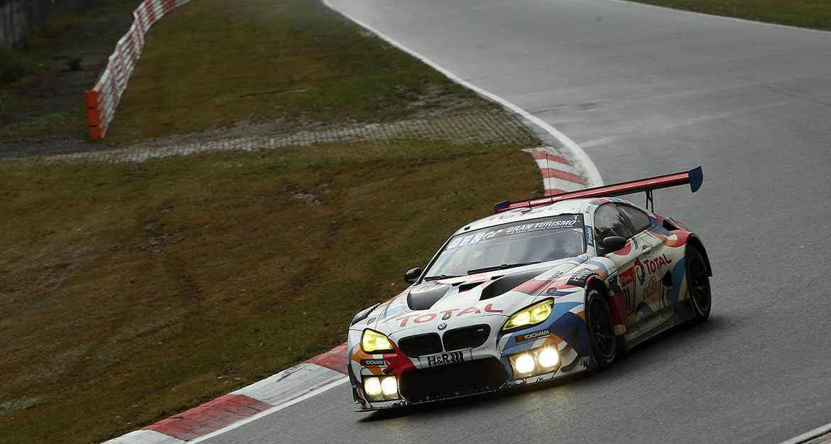 Neben den beiden ROWE Racing BMW M6 GT3 waren auch die beiden BMW Team Schnitzer Motorsport und die Total BMW M6 GT3 von BMW Walkenhorst mit den 4-fach leistungseinstellbaren KW Solid Piston Rennsportdämpfern auf der Nürburgring Nordschleife erfolgreich im Einsatz.
