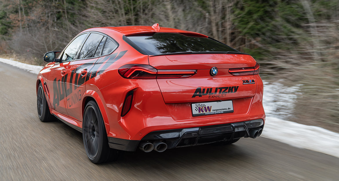 Beim BMW X6 M (F96) werden vom Teilegutachten aufgrund des Karosserieaufbaus und des vorhandenen Federwegs an der Vorderachse eine Tieferlegung von 20 bis 50 Millimeter und an der Hinterachse von 15 bis 45 Millimeter abgedeckt.