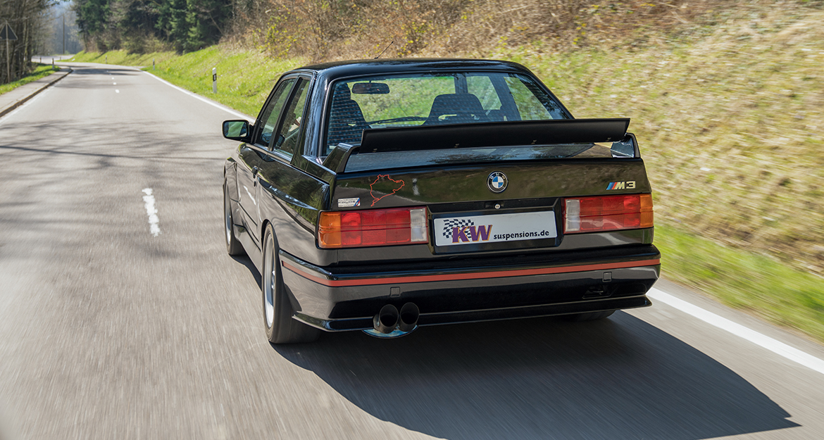 Die geschmiedeten Achsschenkel erleichtern den Einbau der KW Gewindefahrwerke im BMW E30.