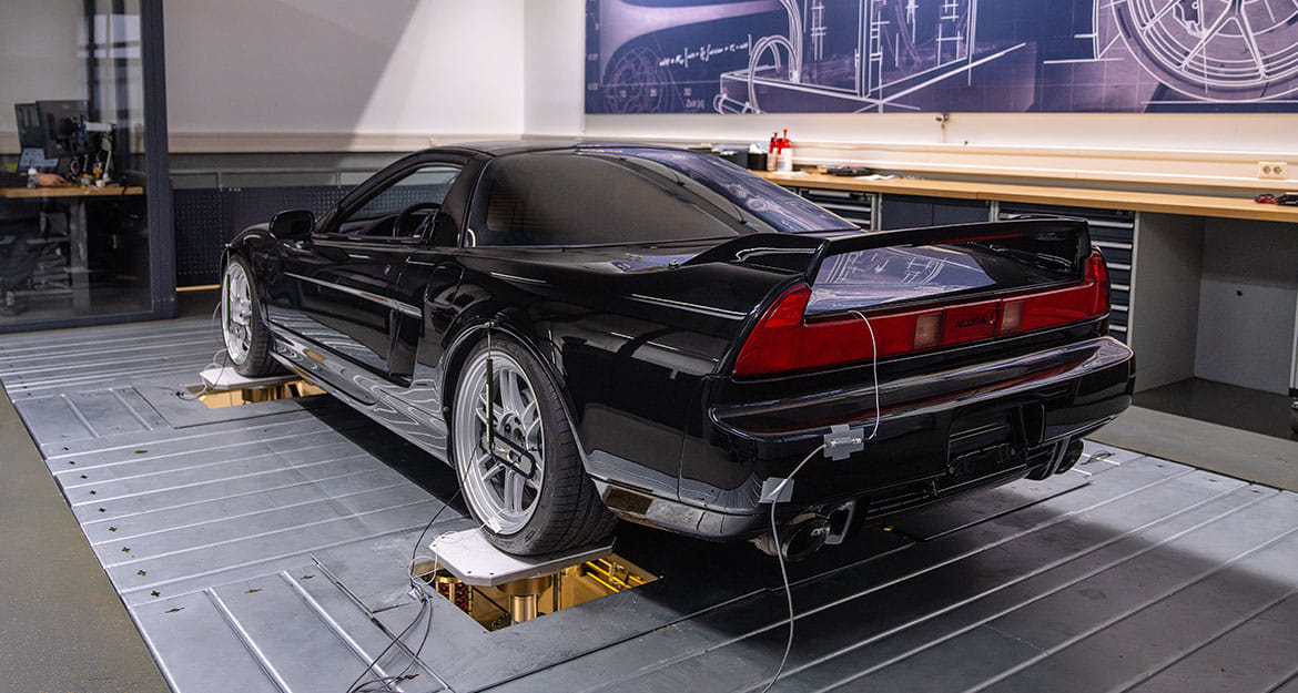 Honda NSX NA1 auf dem KW Fahrdynamikprüfstand bei der KW automotive GmbH in Fichtenberg (Deutschland)
