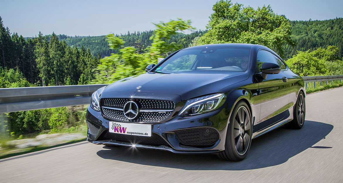 Mit den höhenverstellbaren KW Federn ein sportlich, harmonisches Fahrverhalten realisiert werden, ohne, dass bei performance-orientierten Fahrzeugen wie dem Mercedes-AMG C43 die Fahrdynamik leidet.