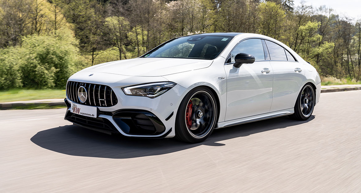 Nach dem Einbau des Fahrwerks, profitieren Mercedes-AMG CLA 35 4MATIC, CLA 45 4MATIC+ und CLA 45 S 4MATIC+ mit Allradantrieb vom populären und KW-typischen Fahrverhalten.