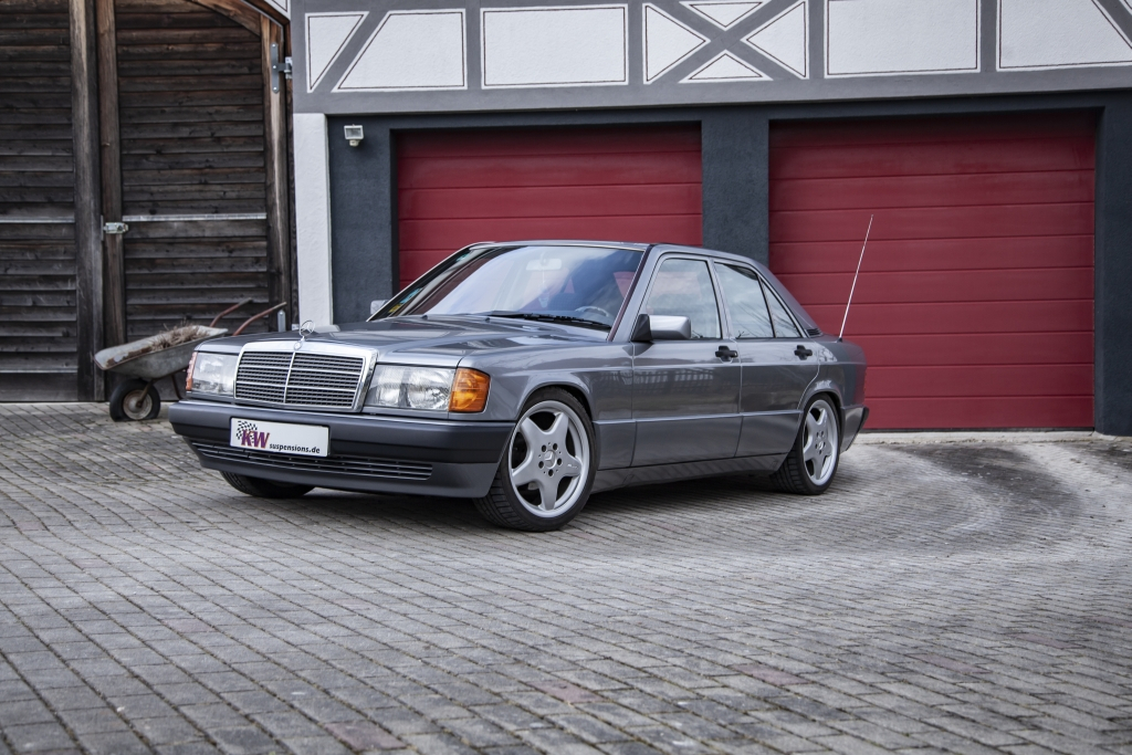Tieferlegung mit Teilegutachten dank KW Klassik Fahrwerk im Mercedes-Benz 190 (W201).
