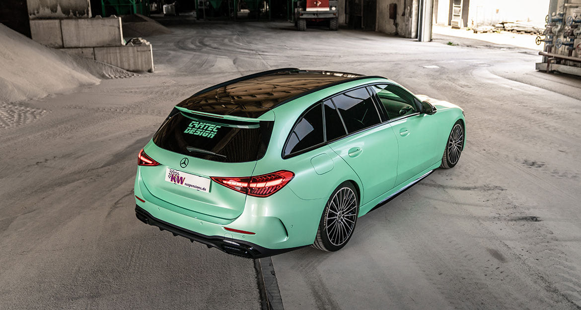 Die C-Klasse als T-Modell von Mercedes-Benz ist an der Hinterachse mit Luftdämpfern ausgestattet. Daher setzt sich der Lieferumfang der KW V3 anders zusammen als der für die C-Klasse als Limousine