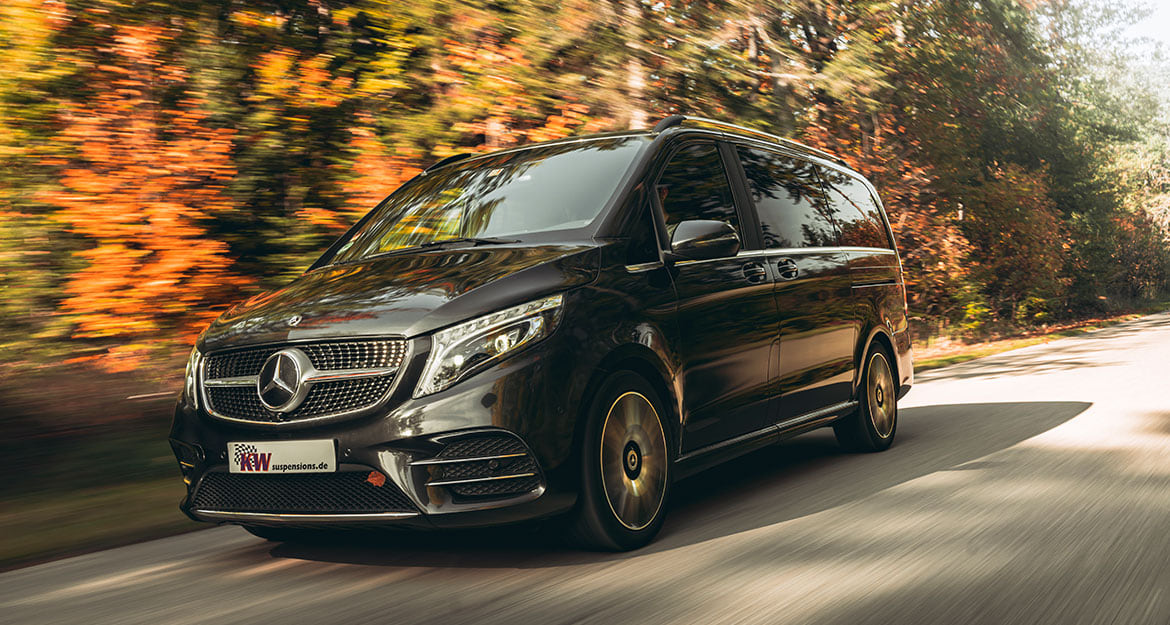 Mit dem KW V3 Leveling Fahrwerk wird die Serienbodenfreiheit der Mercedes-Benz V-Klasse beibehalten, ohne auf die bekannte V3-Performance verzichten zu müssen