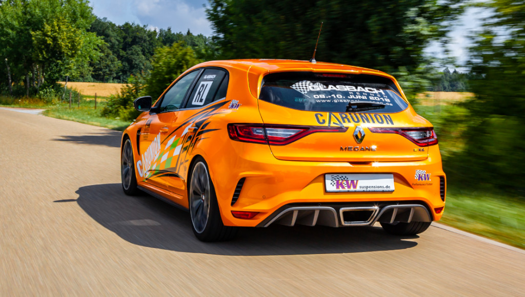 Renault Mégane R.S. mit KW Clubsport Gewindefahrwerk auf der Landstraße