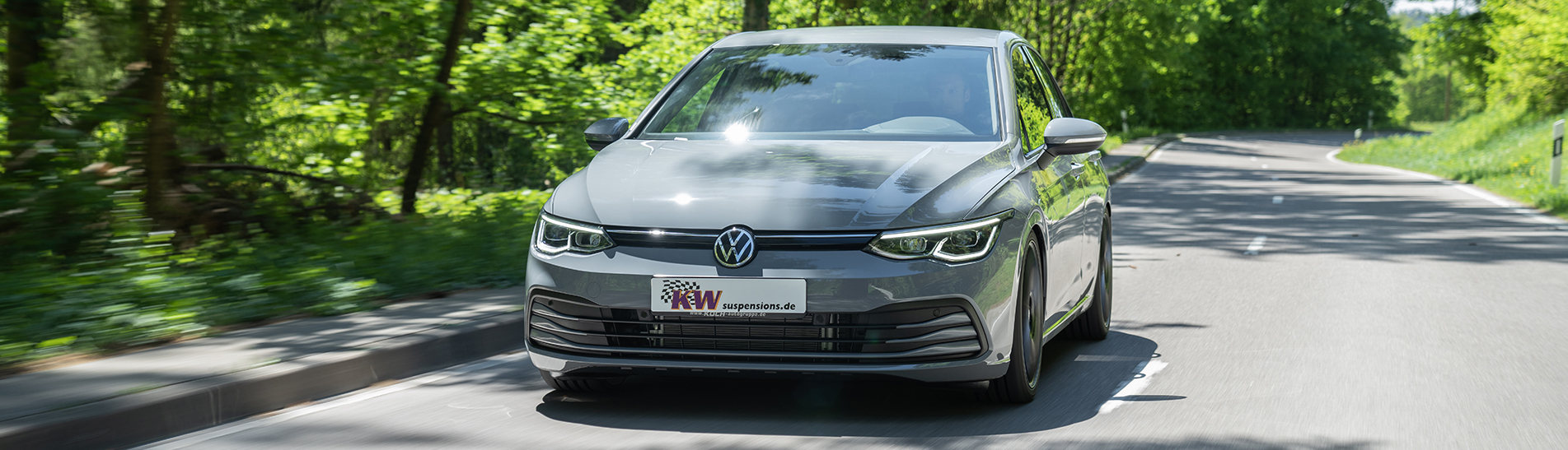 Laut Teilegutachten garantieren die KW Gewindefahrwerke Variante 1, Variante 2 und Variante 3 eine maximale Tieferlegung von 60 Millimeter im VW Golf 8.