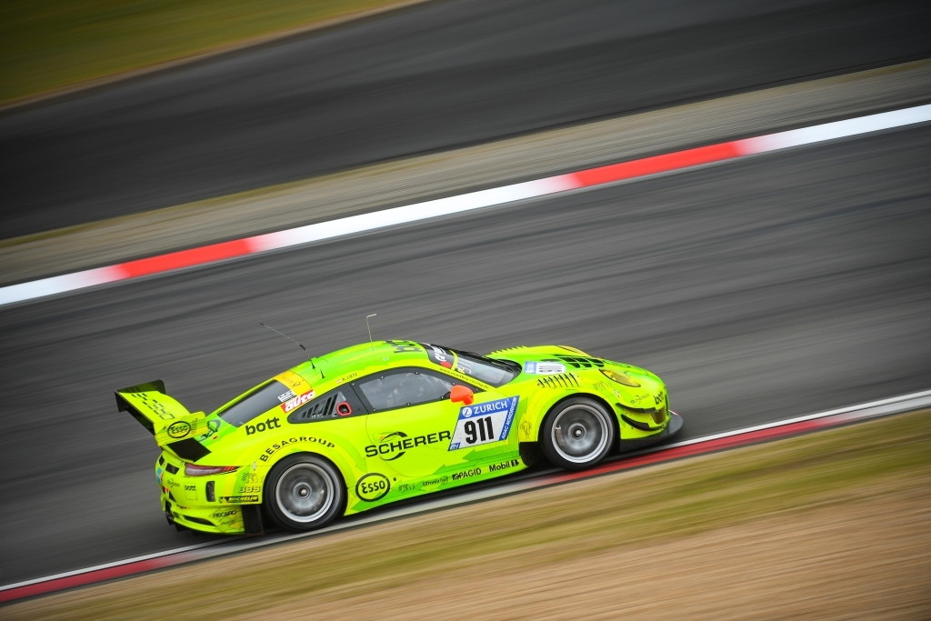 KW Clubsport 3-way Gewindefahrwerk im Einsatz auf Rennstrecken verbaut in einem Porsche