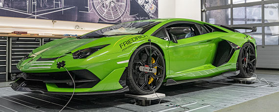 Das KW V5 Gewindefahrwerk im Lamborghini
