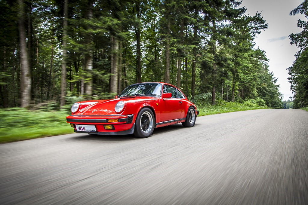 Fahraufnahme eines Porsche 911 G-Modell mit KW Variante 3 Dämpfer